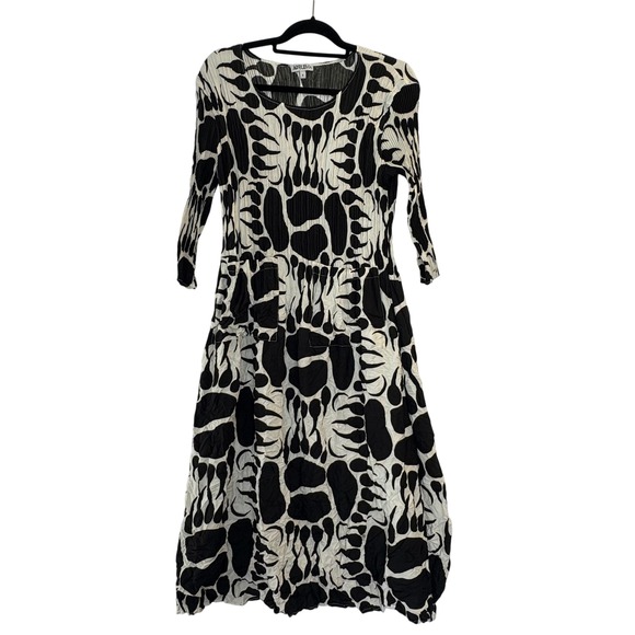 Alquema Dresses & Skirts - ALQUEMA 3/4 Sleeve Smash Print Pocket Dress US Size 12 / 14 Black White Abstract